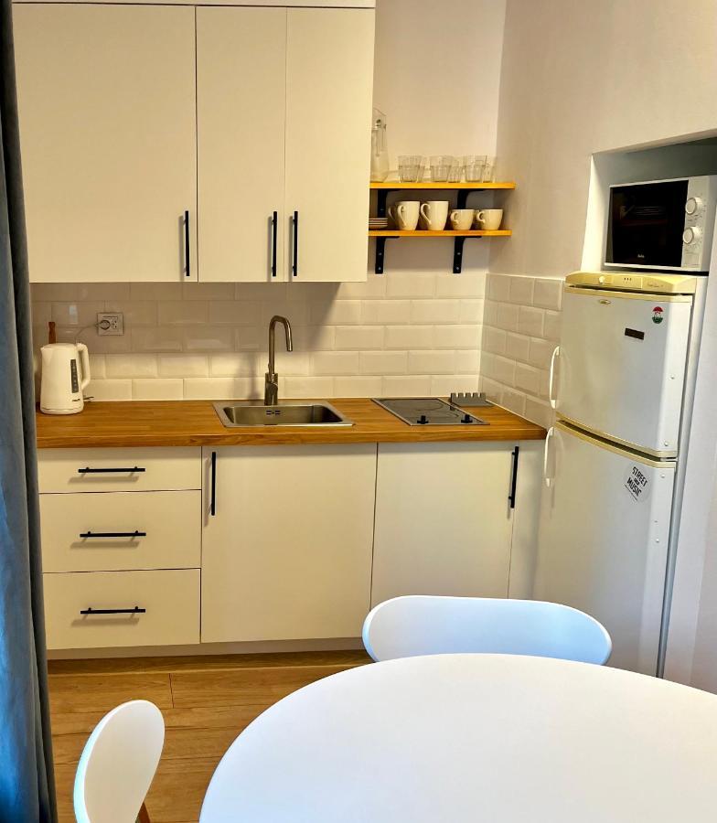 Ohmyhome - Hala Mirowska Apartament Warszawa